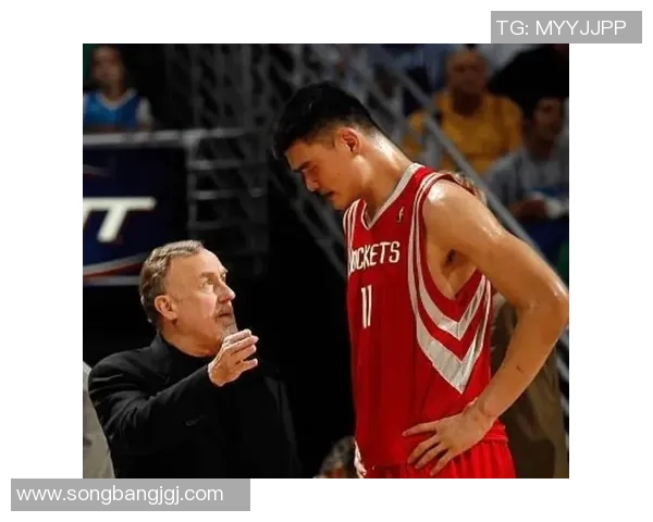 欧文与姚明的篮球传奇对话:跨越时代的友谊与梦想 欧文与姚明的篮球传奇对话:跨越时代的友谊与梦想